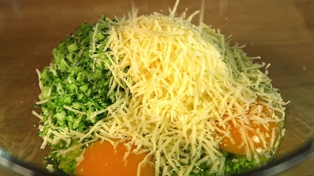 Запеканка из курицы с брокколи и сыром с ананасами