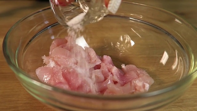 Запеканка из курицы с брокколи и сыром с ананасами