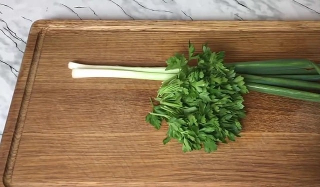 Салат фитнес с куриным филе, яблоком и огурцом